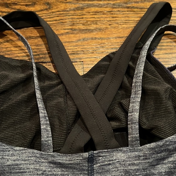 Lululemon Tank Top With A Bra Women Size 4 - Picture 4 of 5